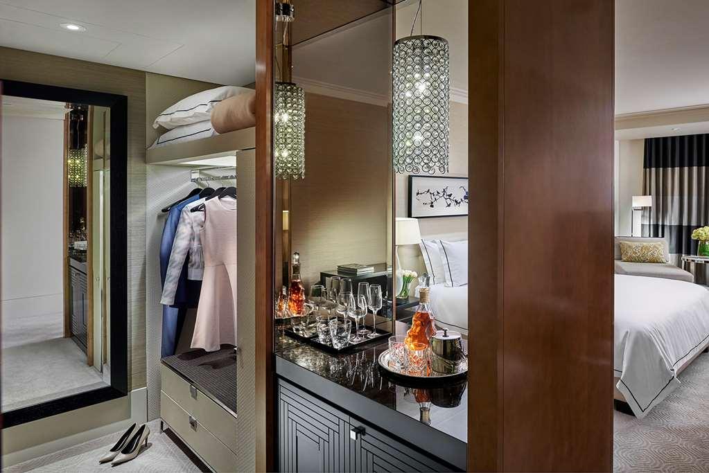 Hotel Crown Towers Melbourne Camera foto A wet bar in a hotel room