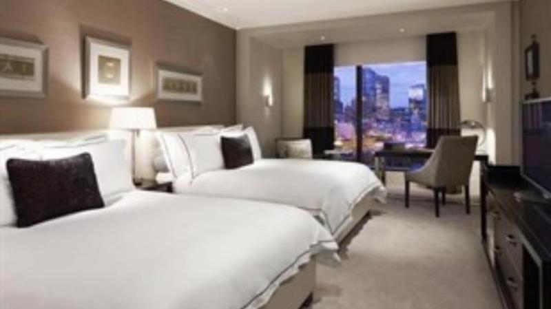 Hotel Crown Towers Melbourne Esterno foto A room at the Mandarin Oriental, New York