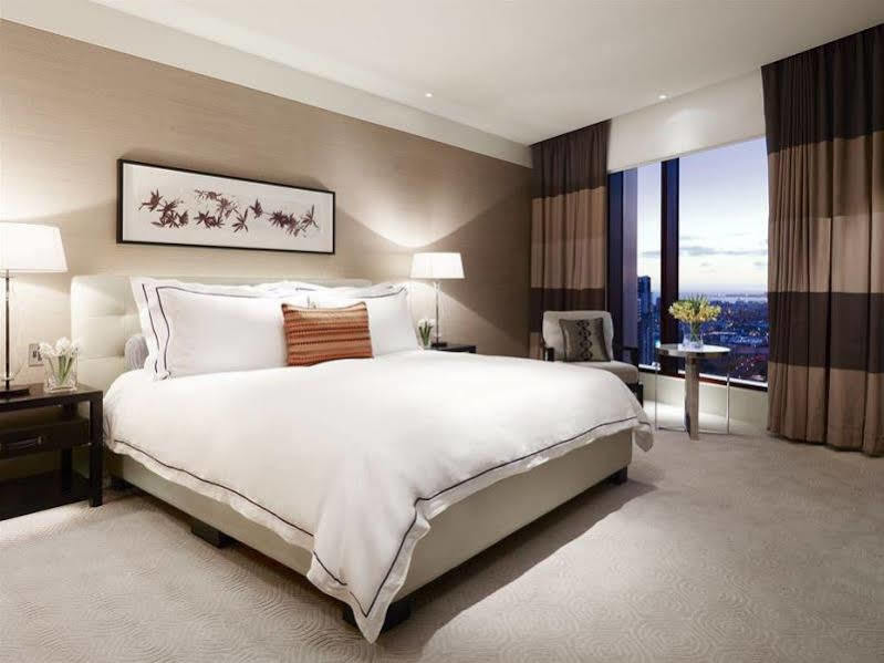Hotel Crown Towers Melbourne Esterno foto A bedroom at The Ritz-Carlton, Downtown, Los Angeles